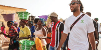 Behind the Scenes With Larry Fitzgerald (Video)