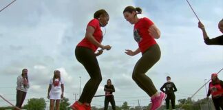 Chicago Double Dutch jump rope club offers women over 40 fun exercise option, sisterhood