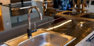 Top 4 Benefits Of A Workstation Sink That You Should Know About