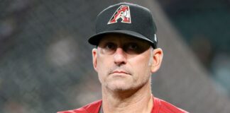 Arizona Diamondbacks exercise 2023 option for manager Torey Lovullo