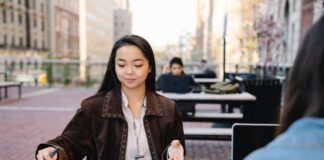 Should I Hire Someone To Write My College Essay For Me?