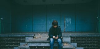 How Can Online Chatting Applications Be Dangerous For Children?