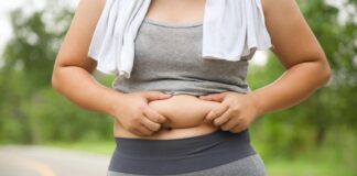 Try this 5-minute Japanese towel exercise that helps burn belly fat