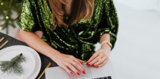 How To Navigate The Holiday Season At Your First Job