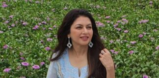 ‘Exercising keeps me in a good mood’ says Bhagyashree sharing an effective cardio workout