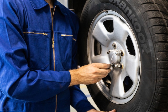 Avoiding-Car-Trouble-With-Mobile-Tyre-Fitting-Service.jpg