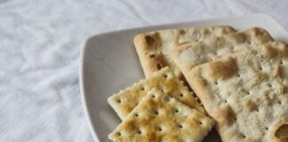 How To Choose Healthy Crackers
