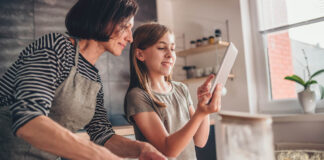 How to Help Kids Navigate Online Dieting Advice