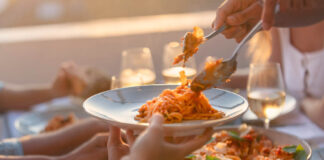 Why Do I Sometimes Feel Hungry Immediately After a Big Meal?