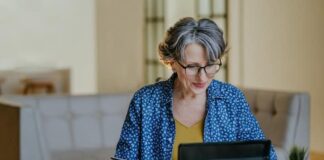 One Way to Make Managing Finances Easier Despite Dementia