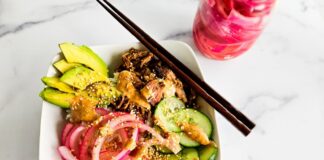 Simple Pickled Red Onions Recipe (In Less Than 5 Minutes)