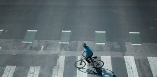 How e-Bikes Are Making Commutes Within City Easy, Fun And Cost-Effective