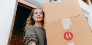 Efficient Packing Strategies For Moving