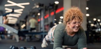 4 Benefits of Planks, According to Experts