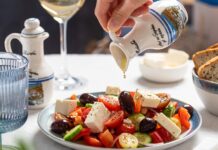How To Make A Healthy Olive Oil And Vinegar Salad Dressing