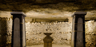 Visit the Catacombes de Paris