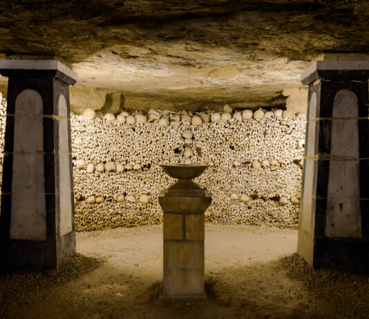 Visit the Catacombes de Paris