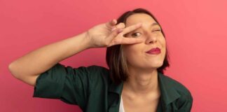 How to Smooth Skin Around the Eyes After a Flash Disaster