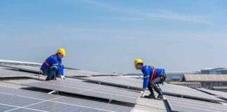 How to Choose Commercial Solar Panels for Maximum ROI
