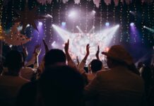 How to Choose the Right Entertainment for Large Events