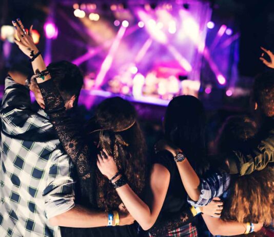 How Long Are Concerts? A Guide For First-Time Attendees