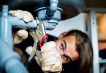Diy Plumbing vs Hiring a Fort Lauderdale Plumber: The Decision Factor