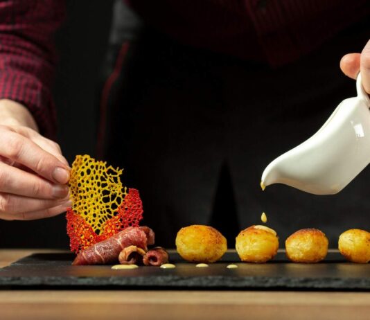 How Exploring Culinary Arts in New York City Enhances Your Gastronomic Experience