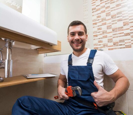 How Hiring a Local Plumber Boosts Home Maintenance
