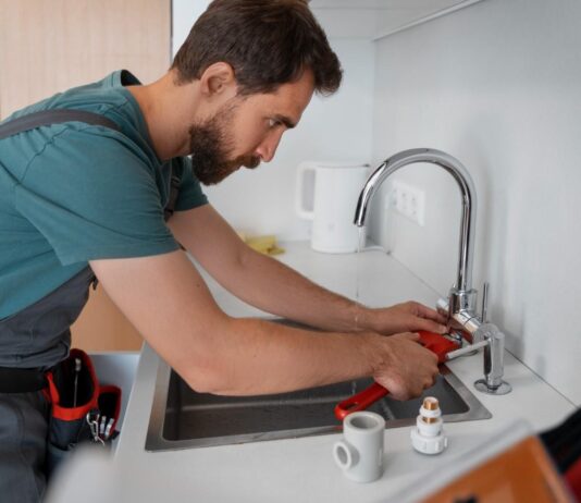 How Hiring a Local Plumber Improves Home Repairs and Maintenance